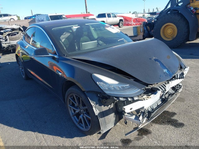 2018 TESLA MODEL 3 5YJ3E1EA0JF008446 Photo 0