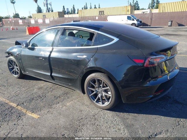 2018 TESLA MODEL 3 5YJ3E1EA0JF008446 Photo 2