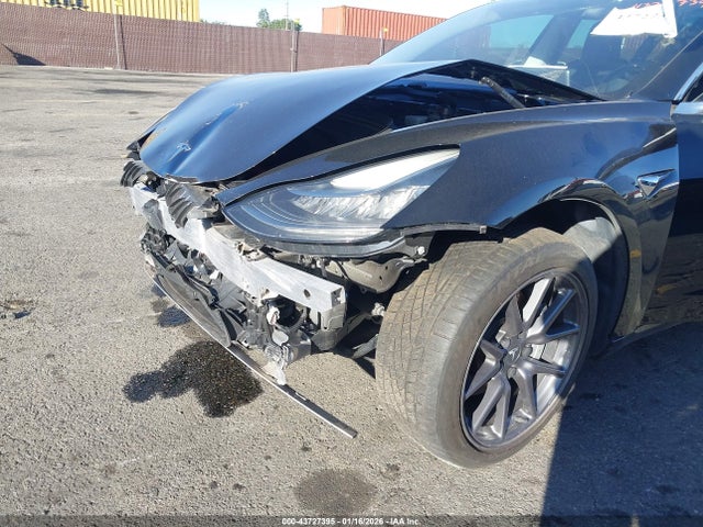 2018 TESLA MODEL 3 5YJ3E1EA0JF008446 Photo 5