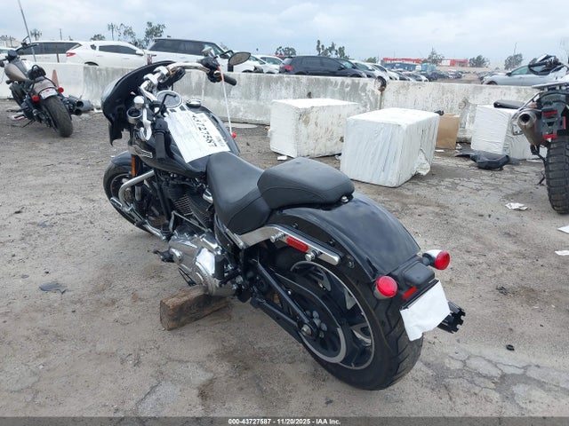 2018 HARLEY-DAVIDSON FLSB 1HD1YMJ68JC054944 Photo 2