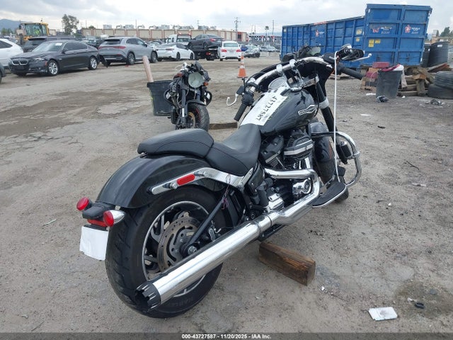 2018 HARLEY-DAVIDSON FLSB 1HD1YMJ68JC054944 Photo 3