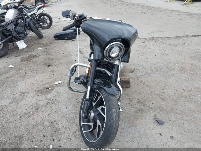 2018 HARLEY-DAVIDSON FLSB 1HD1YMJ68JC054944 Photo 4