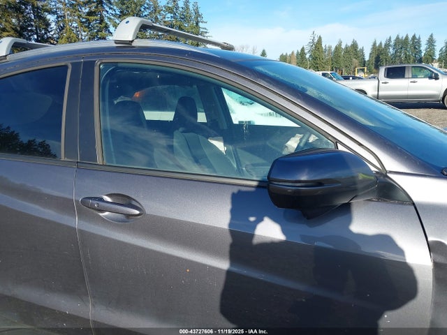 3CZRU6H51NM746065 Honda Hr-v Awd Ex