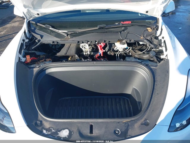 2024 TESLA MODEL Y 7SAYGDEE7RA275003 Photo 9