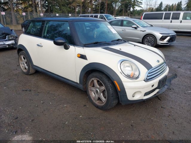 2009 MINI COOPER WMWMF33599TU73882 Photo 0