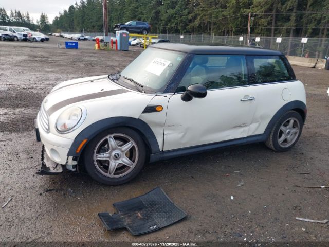 2009 MINI COOPER WMWMF33599TU73882 Photo 1