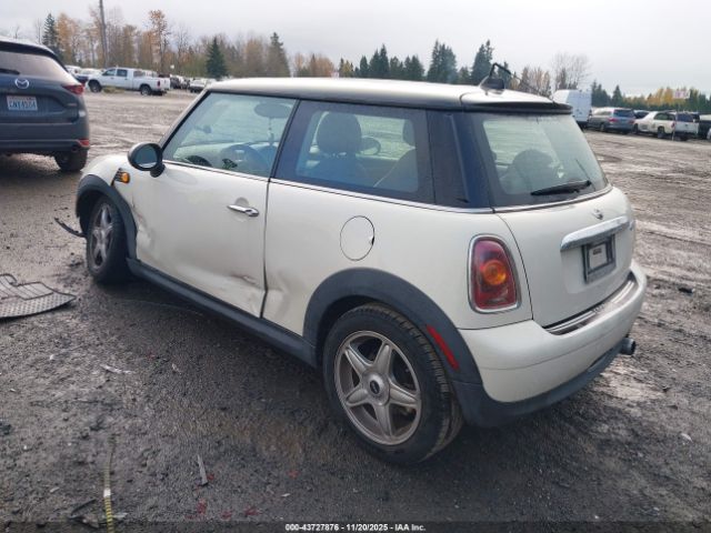 2009 MINI COOPER WMWMF33599TU73882 Photo 2