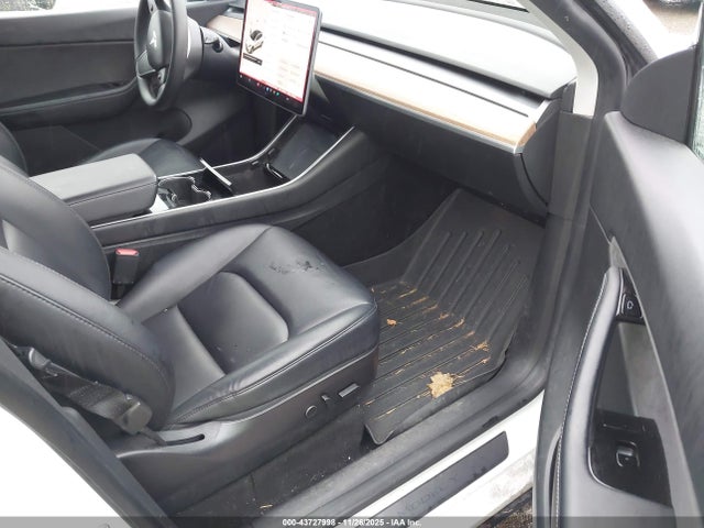2021 TESLA MODEL Y 5YJYGDEE2MF091399 Photo 4