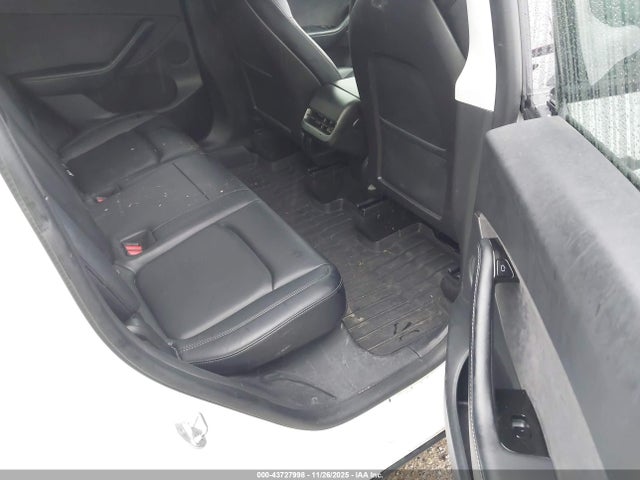 2021 TESLA MODEL Y 5YJYGDEE2MF091399 Photo 7