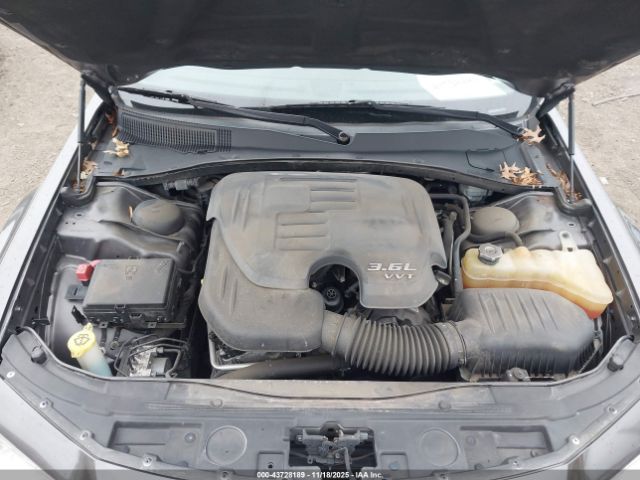 2015 CHRYSLER 300 2C3CCAAG9FH903892 Photo 9