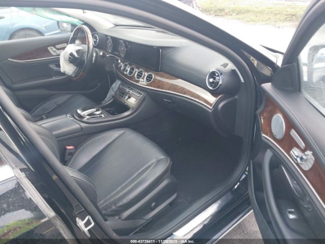 2017 MERCEDES-BENZ E 300 WDDZF4JB7HA145528 Photo 4