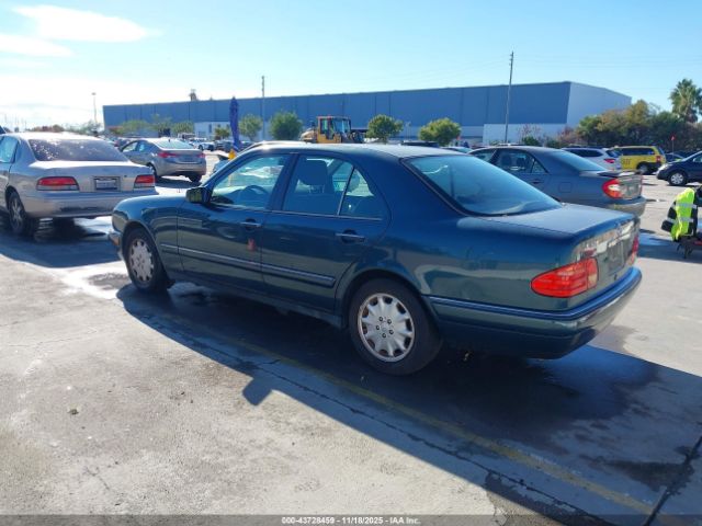 1999 MERCEDES-BENZ E 320 WDBJF65H2XA774192 Photo 2
