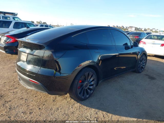 2024 TESLA MODEL Y 7SAYGDEF0RF053690 Photo 3
