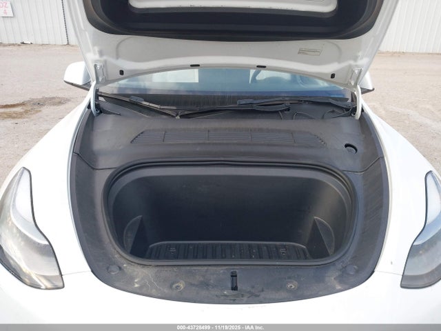 2023 TESLA MODEL Y 7SAYGDEE9PF627790 Photo 9