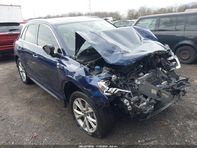 2021 AUDI Q3 WA1EECF3XM1090794 Photo 0