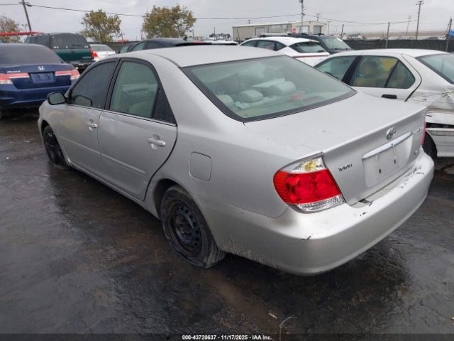 2005 TOYOTA CAMRY 4T1BF30K95U595680 Photo 2