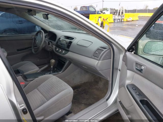 2005 TOYOTA CAMRY 4T1BF30K95U595680 Photo 4
