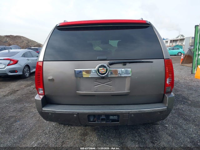 43728646 :رقم المزاد ، 1GYS4BEF2DR259879 vin ، 2013 Cadillac Escalade Luxury مزاد بيع