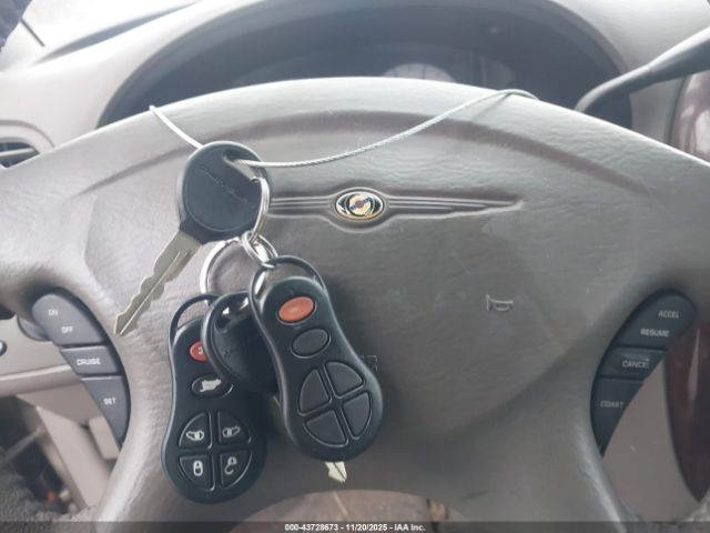 2002 CHRYSLER TOWN & COUNTRY 2C8GP74LX2R762508 Photo 10