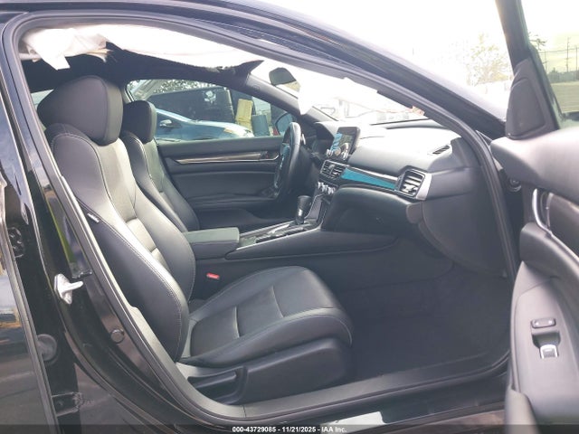 1HGCV1F38NA049228 Honda Accord Sport
