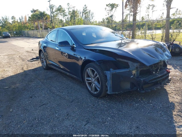 2015 TESLA MODEL S 5YJSA1H11FFP75085 Photo 0