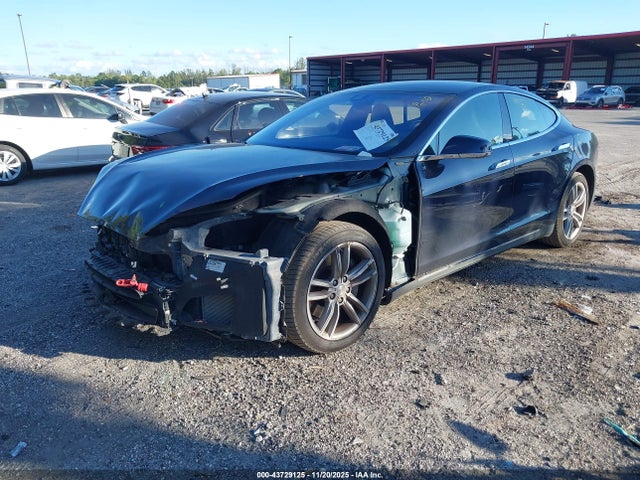 2015 TESLA MODEL S 5YJSA1H11FFP75085 Photo 1