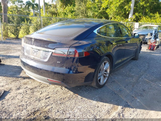 2015 TESLA MODEL S 5YJSA1H11FFP75085 Photo 3