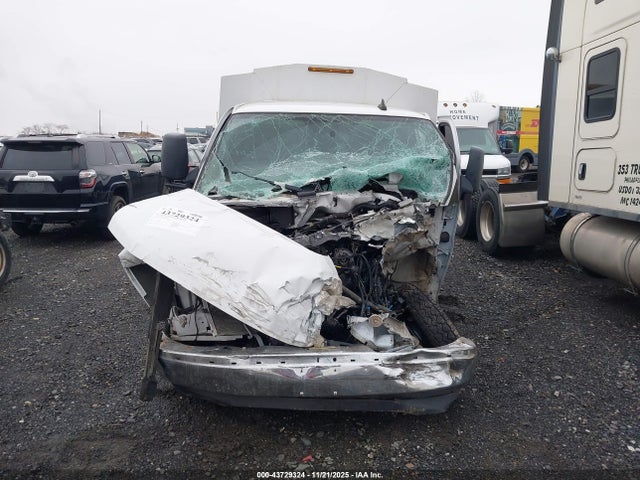 Chevrolet Express Cutaway Work Van 2019 1GB0GRFGXK1193442 Image 12