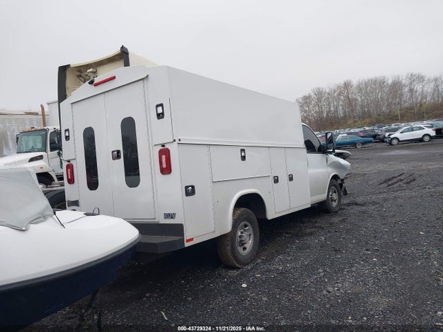Chevrolet Express Cutaway Work Van 2019 1GB0GRFGXK1193442 Image 4