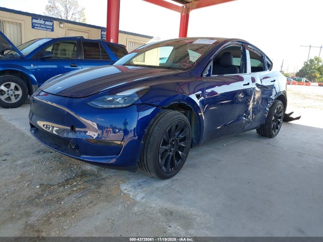 2024 TESLA MODEL Y 7SAYGDEE0RA238536 Photo 1
