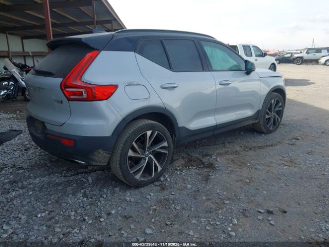2020 VOLVO XC40 YV4162UM1L2172927 Photo 3