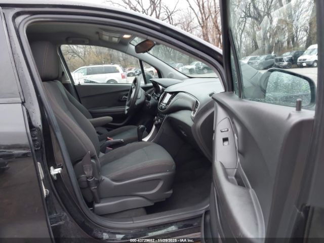 2021 CHEVROLET TRAX KL7CJKSB1MB300951 Photo 4