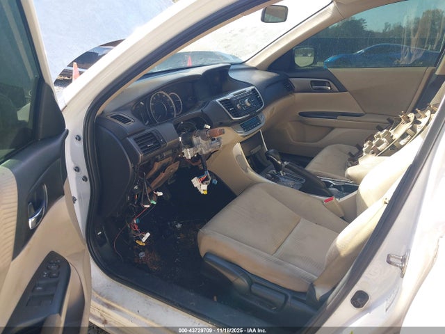 Продажа на аукционе авто 2015 Honda Accord Lx, vin: 1HGCR2F3XFA027002, номер лота: 43729709