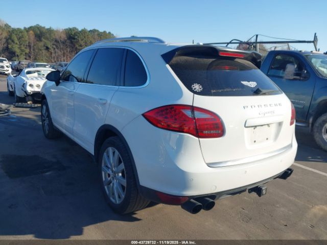 2013 PORSCHE CAYENNE WP1AB2A22DLA80043 Photo 2