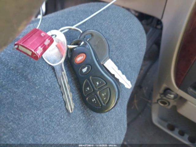 2001 CHRYSLER TOWN & COUNTRY 2C4GP74L11R392159 Photo 10