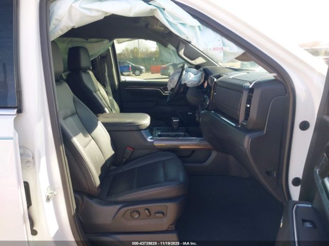 2023 CHEVROLET SILVERADO 1500 3GCUDGED8PG108706 Photo 4