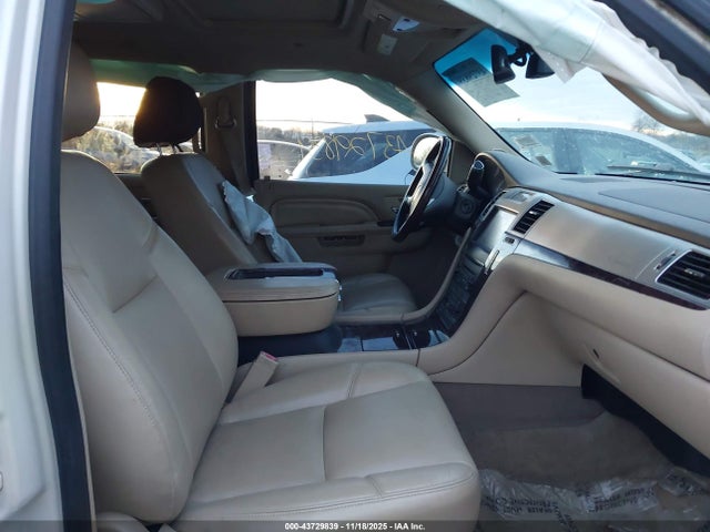 2013 CADILLAC ESCALADE 1GYS4BEF9DR247695 Photo 4