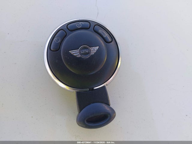 2010 MINI COOPER WMWMF3C56ATZ65306 Photo 10