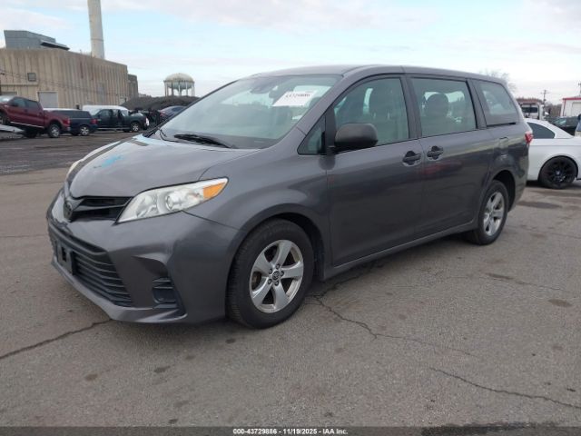 2018 TOYOTA SIENNA 5TDZZ3DC4JS922420 Photo 1