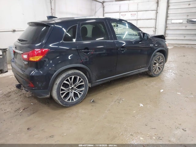 2018 MITSUBISHI OUTLANDER SPORT JA4AP3AU2JU012707 Photo 3