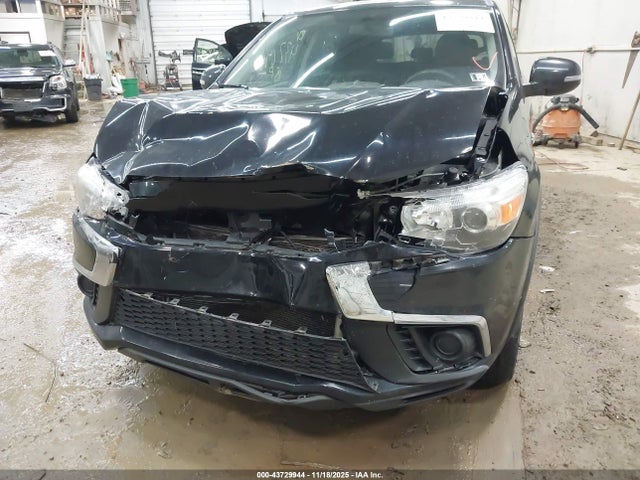 2018 MITSUBISHI OUTLANDER SPORT JA4AP3AU2JU012707 Photo 5