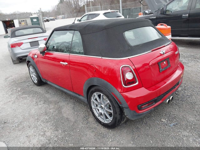 2011 MINI COOPER S WMWZP3C58BTX83854 Photo 2
