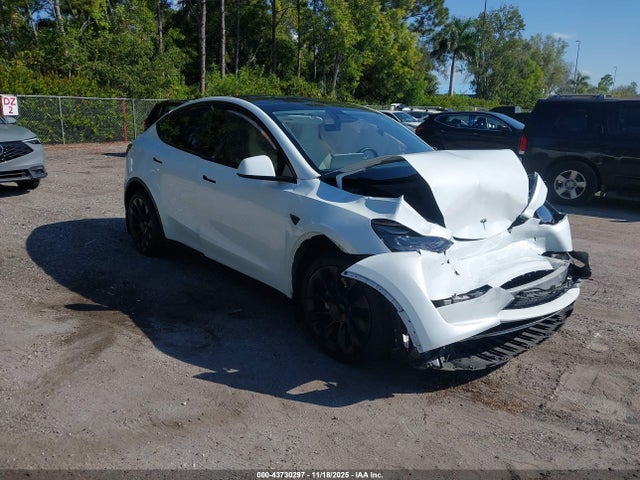 2023 TESLA MODEL Y 7SAYGDEE8PA162996 Photo 0