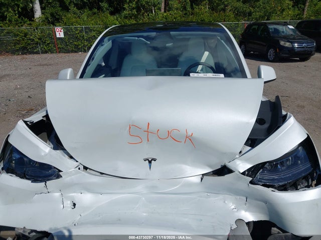 2023 TESLA MODEL Y 7SAYGDEE8PA162996 Photo 9