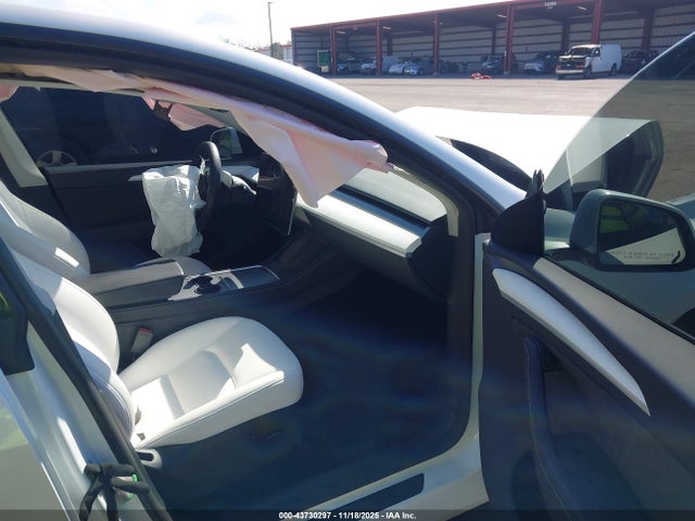 2023 TESLA MODEL Y 7SAYGDEE8PA162996 Photo 4