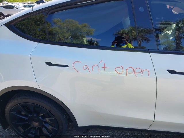 2023 TESLA MODEL Y 7SAYGDEE8PA162996 Photo 7