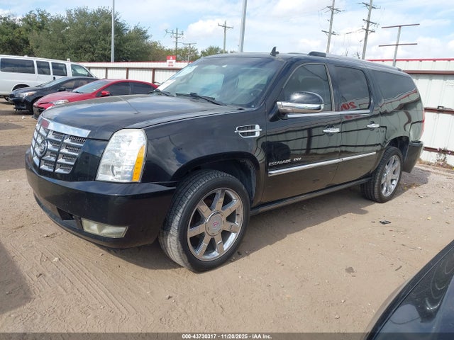 2011 CADILLAC ESCALADE ESV 1GYS3JEF8BR140812 Photo 1