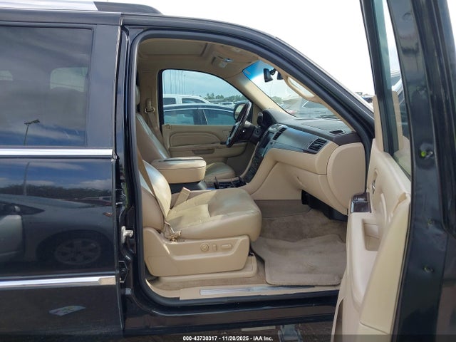 2011 CADILLAC ESCALADE ESV 1GYS3JEF8BR140812 Photo 4