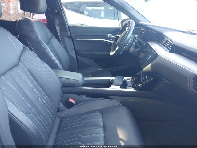 2023 AUDI E-TRON WA1VABGE0PB014831 Photo 4