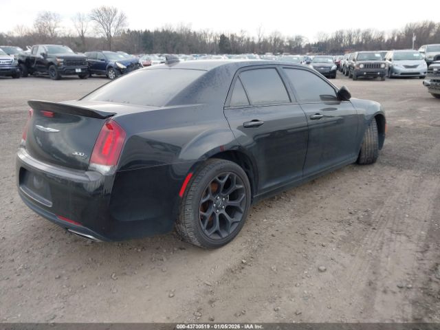 2019 CHRYSLER 300 2C3CCABGXKH682733 Photo 3